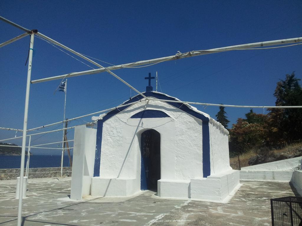 Pericles Studios Agia Marina  Exterior photo